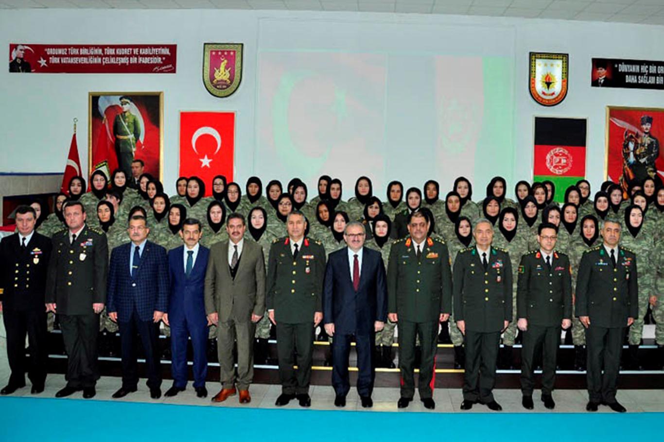 Danıştay Savcısı: TSK'da başını örtmek laiklik ilkesine aykırı Danıştay Savcısı: TSK'da başını örtmek laiklik ilkesine aykırı